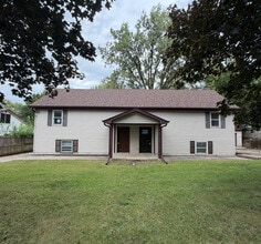 Building Photo - 1724 Lyran Ave