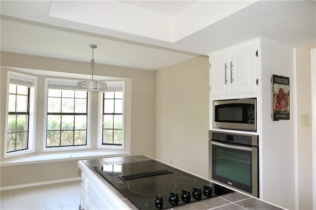 Building Photo - 201 Norwood St W