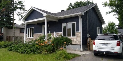 Building Photo - 1480 Rue Jogues