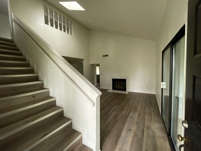 Building Photo - 4162 W Palo Alto Ave