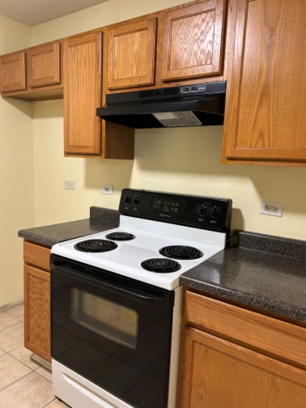 2909 Willow Ln Unit 6, Zion, IL 60099 Room for Rent in Zion, IL