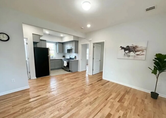 Foto del edificio - 558-562-562 Court St