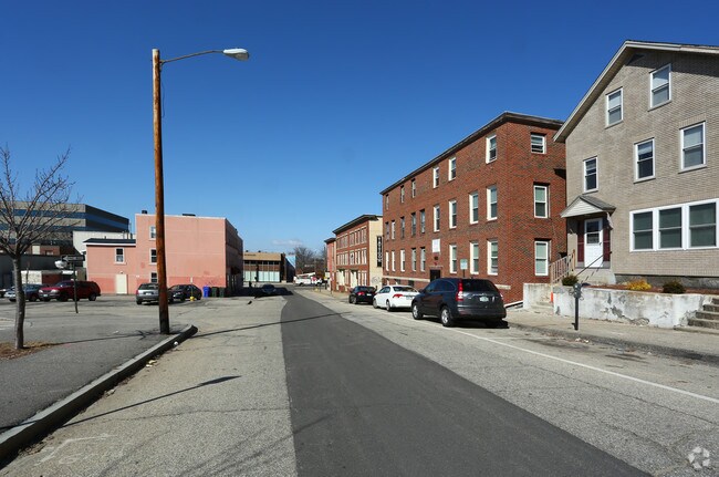 Building Photo - 66 Orange St