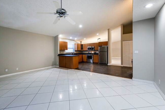 Foto del edificio - 3130 Salinas Way