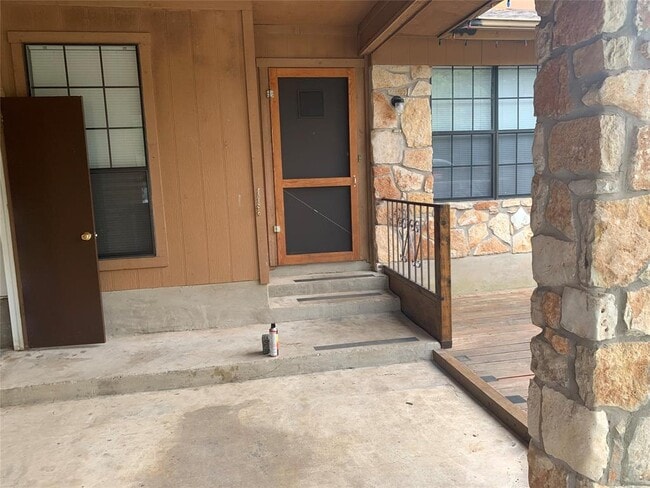 Building Photo - 1809 Miles Ave