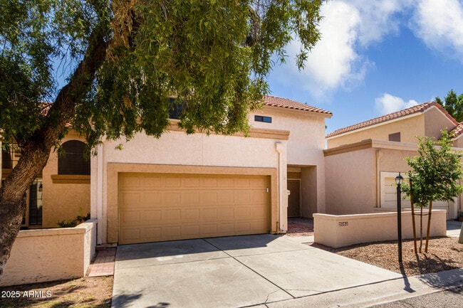 Building Photo - 2085 N Sunset Dr