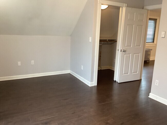 Building Photo - Bayview SFH 3 Bedroom/2 Full Baths w/ 2.5 ...