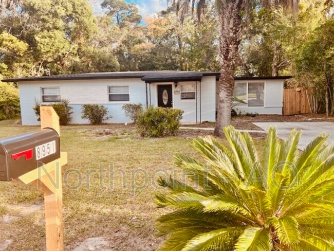 Building Photo - 8951 MacArthur Ct S