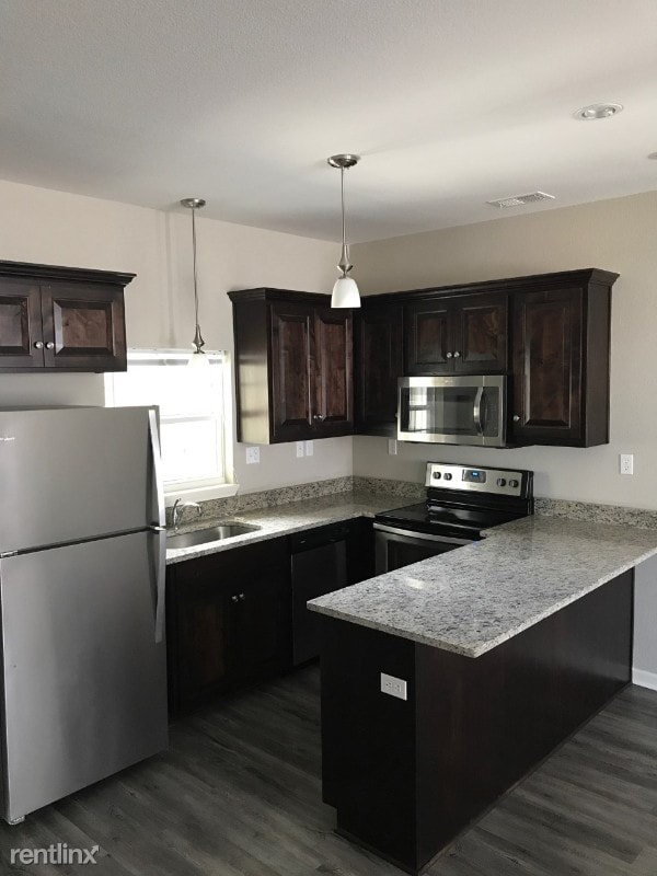 Building Photo - 838 S Creekside Dr
