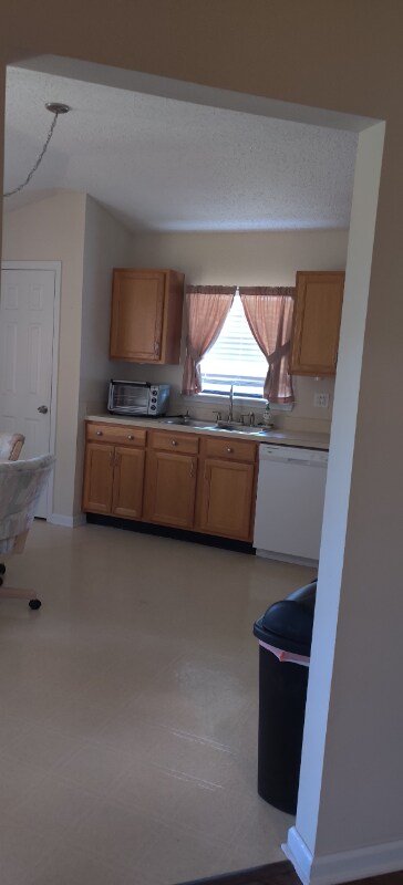 Foto del edificio - 8573 Springtree Road