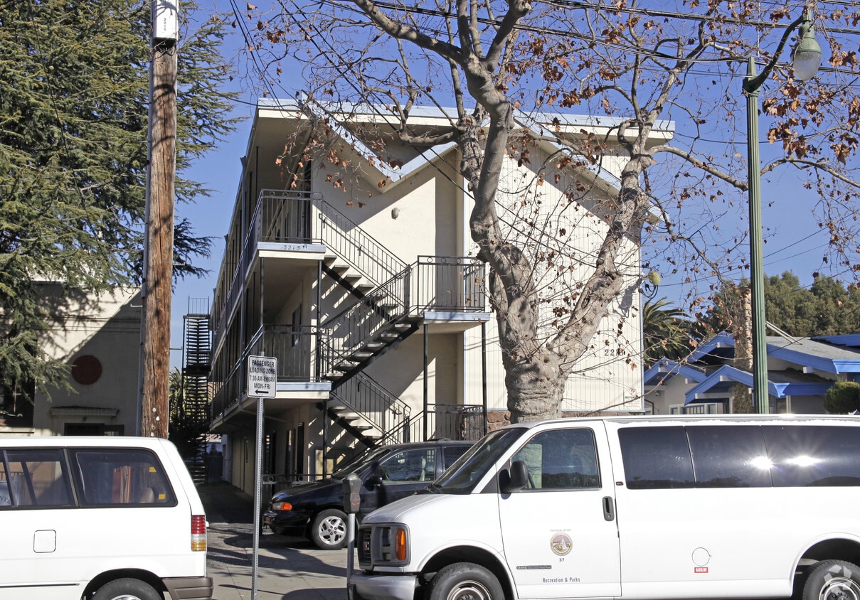 Building Photo - 2215 Central Ave