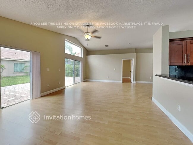 Foto del edificio - 5459 NW 120th Ave