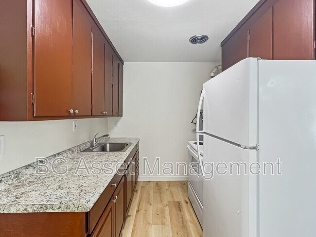 Foto del edificio - 1574 San Pablo Ave