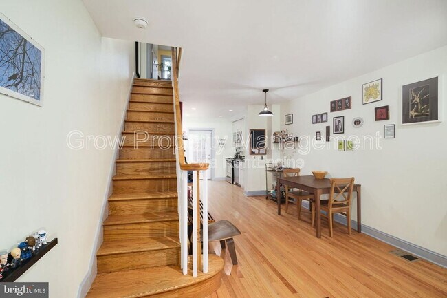Foto del edificio - 928 Dudley St