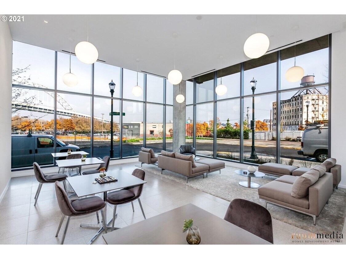 Side Lobby - 1150 NW Quimby St