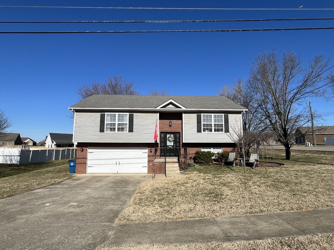 Foto principal - 601 Princeton Dr