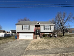 Building Photo - 601 Princeton Dr