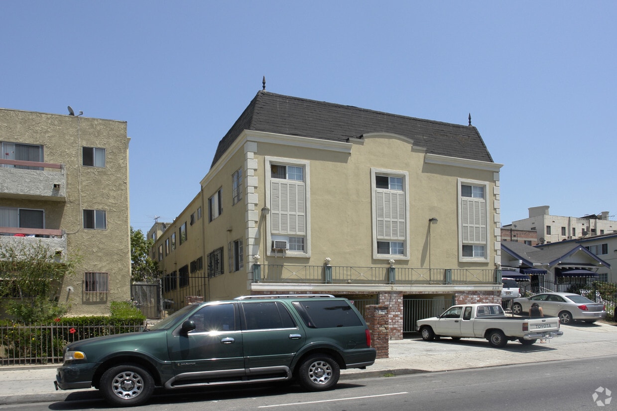 Building Photo - 222-224 S Normandie Ave