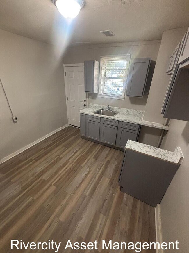 Building Photo - Cute Duplex For Rent!!!! Section 8 Welcomed !!!!