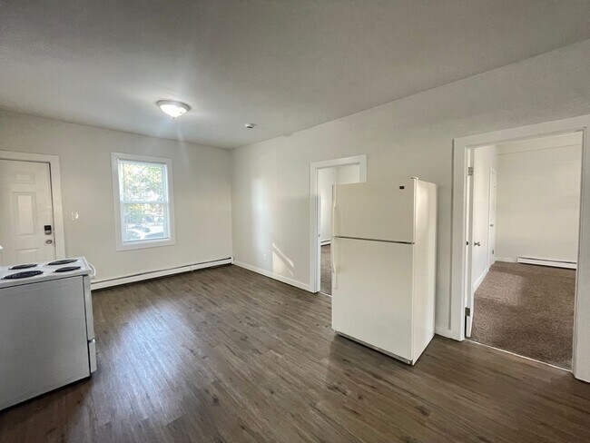 Building Photo - 124 Beech St