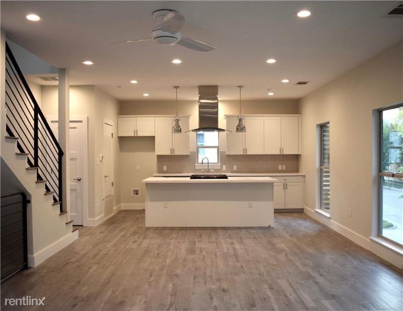 Primary Photo - 4 br, 2 bath Condo - 609 Elmwood A Unit A