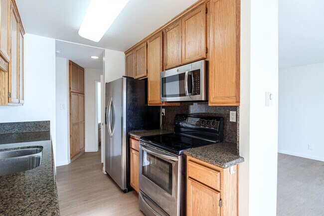 Building Photo - 2 Bedroom + 2 Bathroom | Channel Islands Marina Condo | Unfurnished