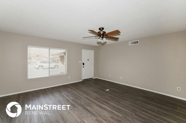 Building Photo - 1109 W Renee Dr