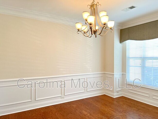 Building Photo - 119 Birch Hill Way