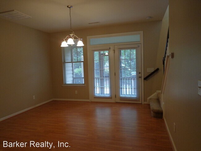 Building Photo - 2 br, 2.5 bath House - 3018 Freeport Dr