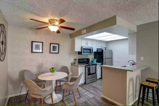 Building Photo - Grand Terrace