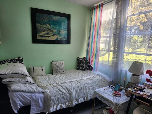 Photo - 2400 NE 1st Ln Apartment