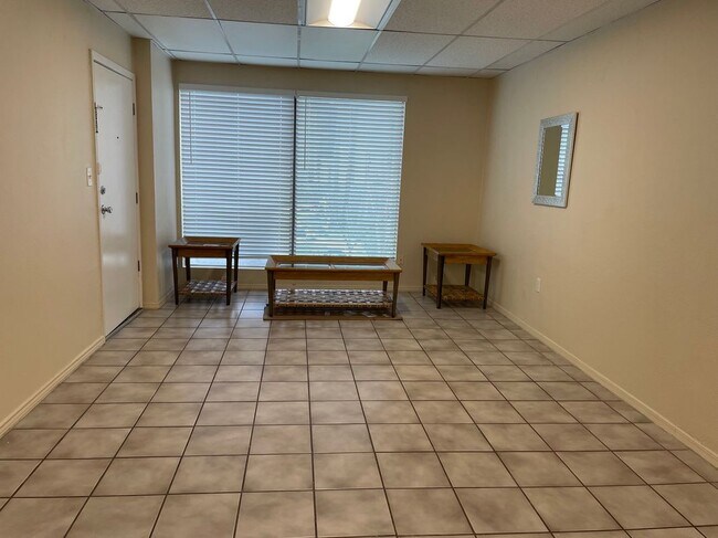 Foto del edificio - 5712 Padre Blvd