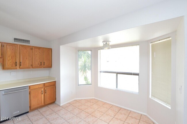 Foto del edificio - 4119 W St John Rd
