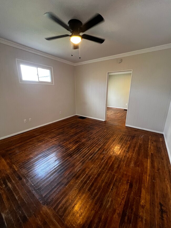 Building Photo - 4414 Ivanhoe Ave