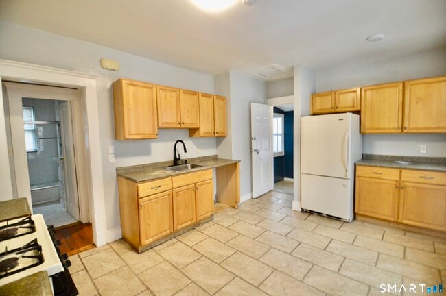 Building Photo - 994 Campbell Ave