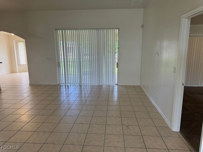 Foto del edificio - 1093 Countess Ave