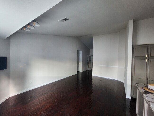 Building Photo - 1115 Caddie Ln
