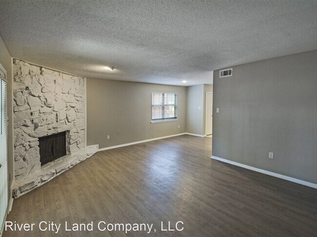 Building Photo - 3 br, 2 bath House - 1280 Royal Oaks Cove