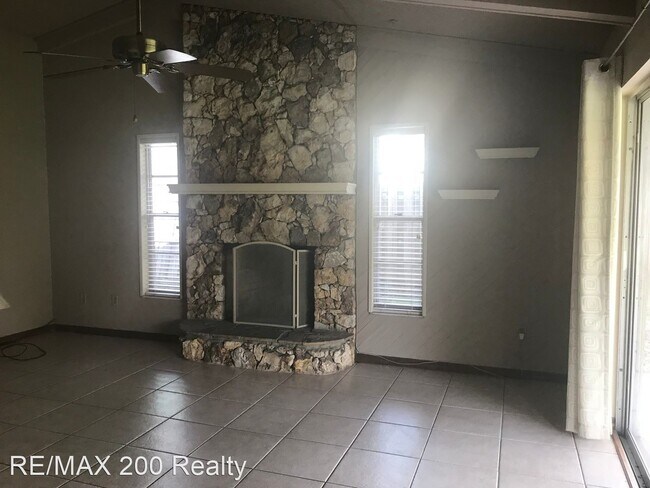 Building Photo - 3 br, 2 bath House - 5021 Natalie Street