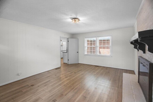 Building Photo - 1416 Two Notch Rd SE