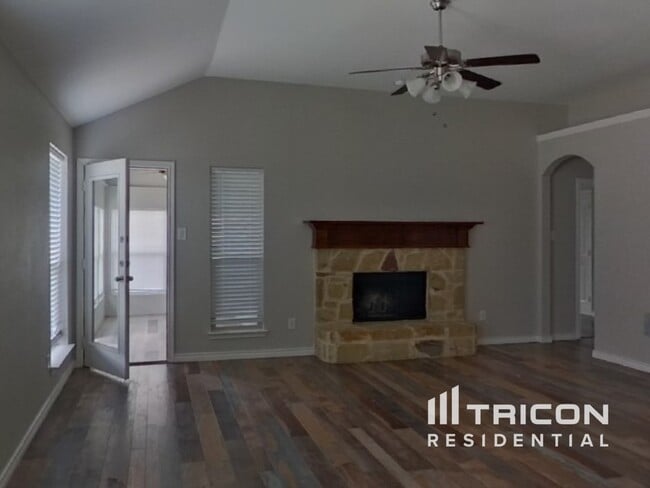Foto del edificio - 157 Spring Hollow Dr