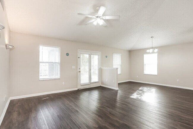 Foto del edificio - 3410 Guernsey Ct