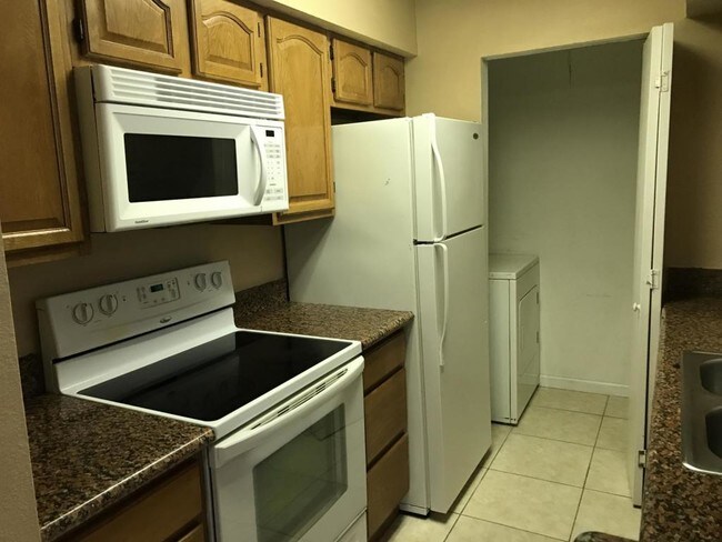 Foto del edificio - 2835 Winkler Ave