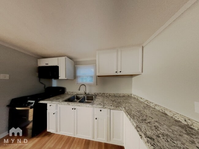 Foto del edificio - 2109 Dove Tree Ln