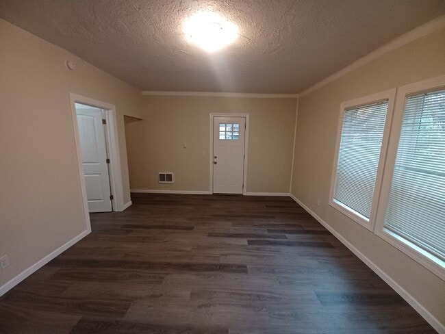 Photo - 840/842 Washington, LLC Apartment