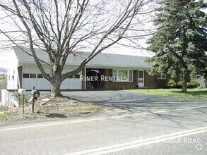Building Photo - 948 Greendale Rd