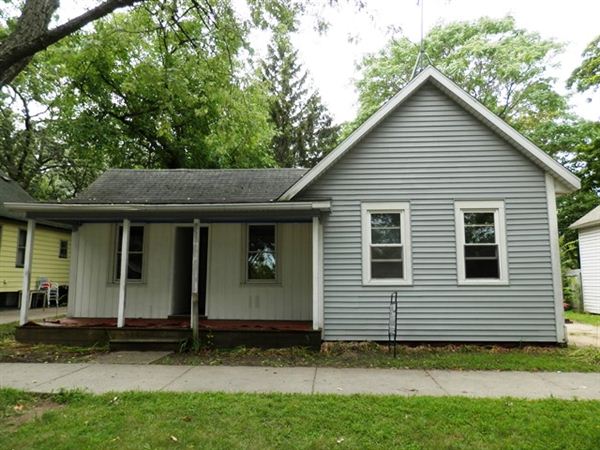 Primary Photo - 749 Evanston Ave
