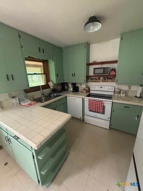 Foto del edificio - 114 Oak Ln Dr