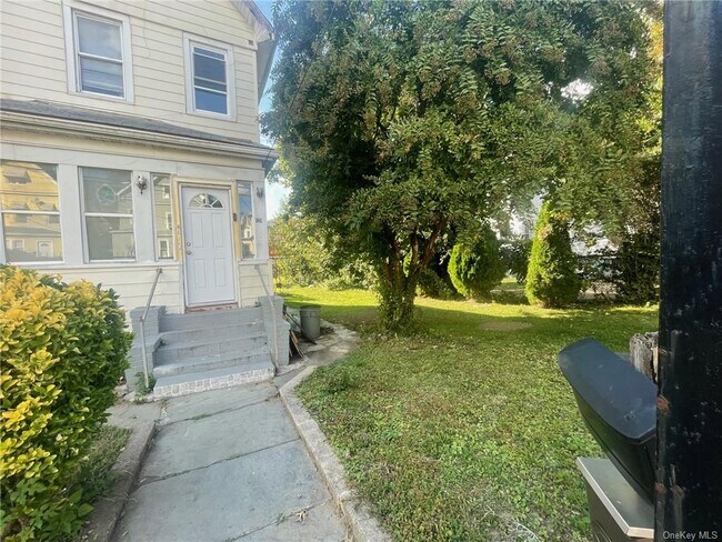 Building Photo - 120 S 11th Ave