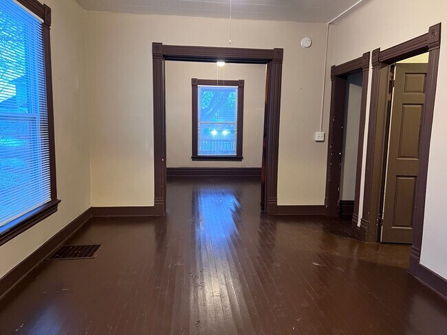 Foto del edificio - Spacious Three Bedroom Single Family near ...